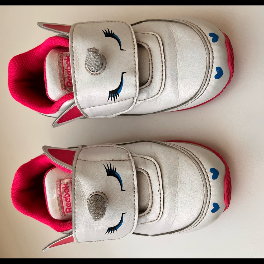 Toddler tennis shoes